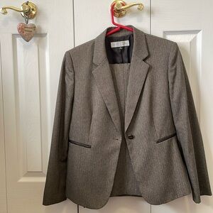 TAHARI SUIT/JACKET SET - BROWN WITH LEATHER PATCH DETAIL